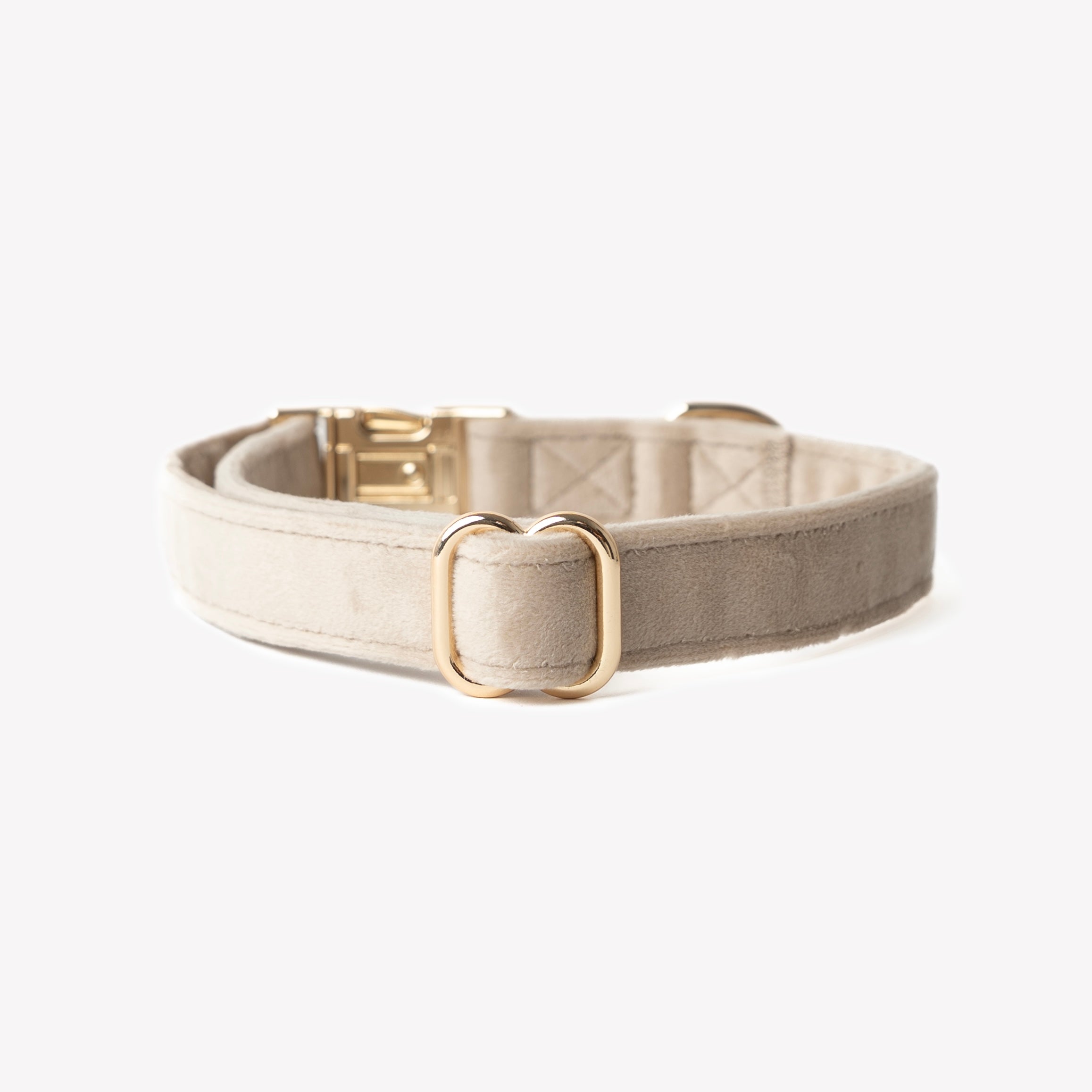 Furlou 'Sand' - Velvet Collar
