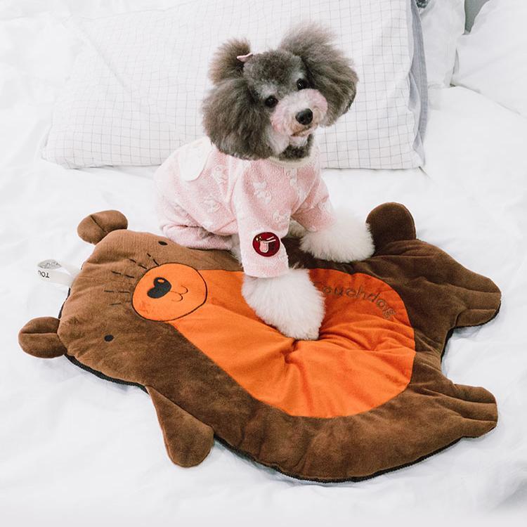 "Critter Hugs" Dog Mats