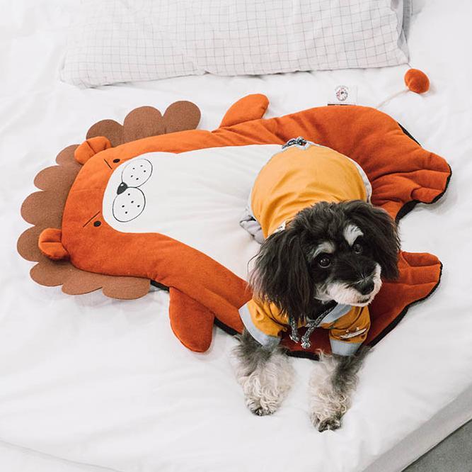 "Critter Hugs" Dog Mats